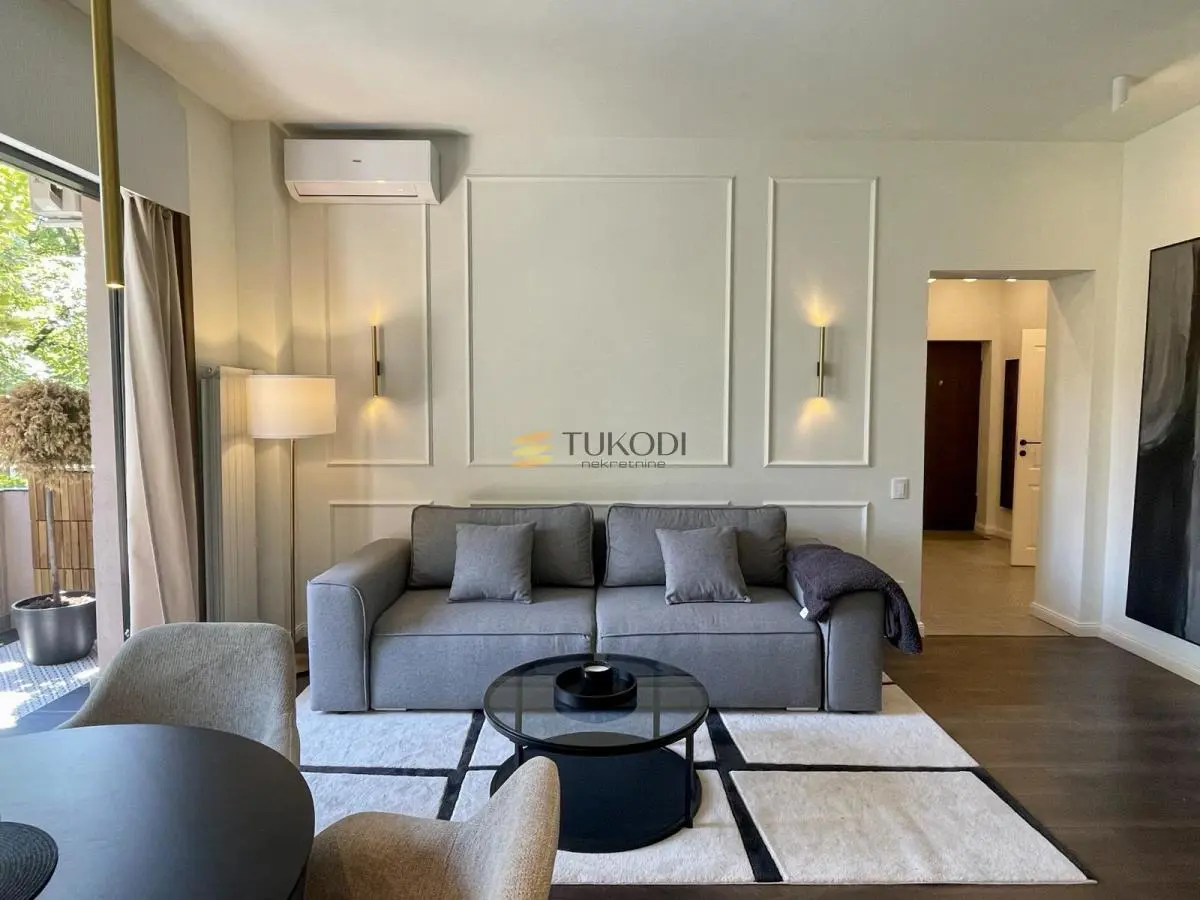 Novi Sad Stari Grad  uknjizeni Trosoban stanovi 289000 evra 