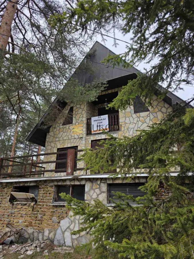  uknjizeni vikendica Divčibare - 120000 evra 