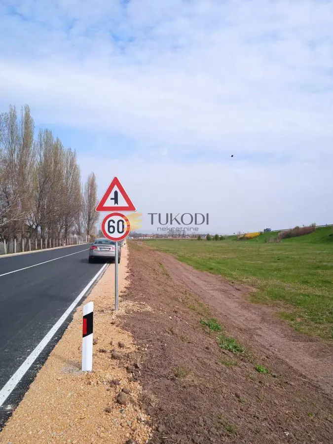 Ruma Stari Grad  uknjizeni plac 512600 evra 