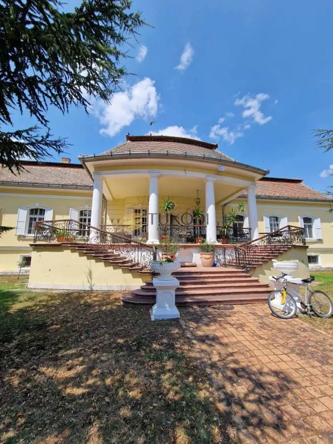 kuće Okolina - 2000000 evra 