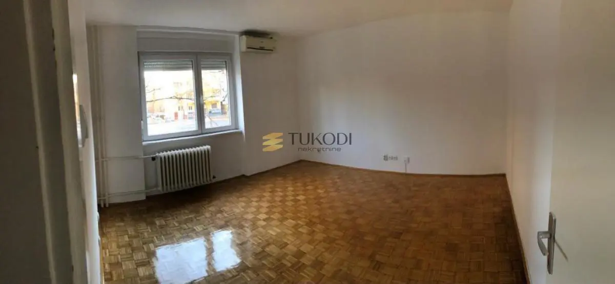 Novi Sad Stari Grad  uknjizeni Dvosoban stanovi 155000 evra 