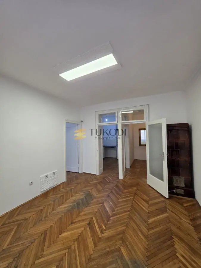 Beograd Stari Grad poslovni prostor 700 evra 