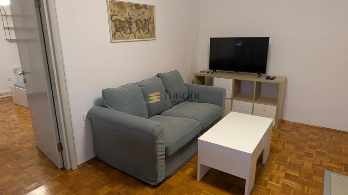 Jednoiposoban stanovi Zemun Zemun centar 650 evra 