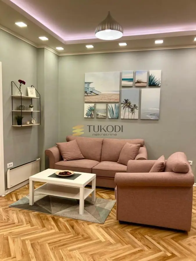 Trosoban stanovi Stari Grad Kalemegdan 750 evra 