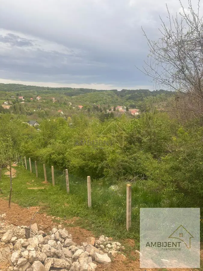 plac Okolina - 520000 evra 