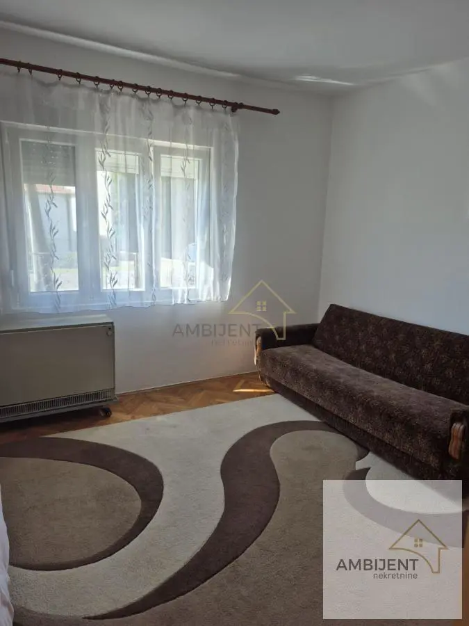 Dvosoban stanovi Zemun Batajnica 250 evra 