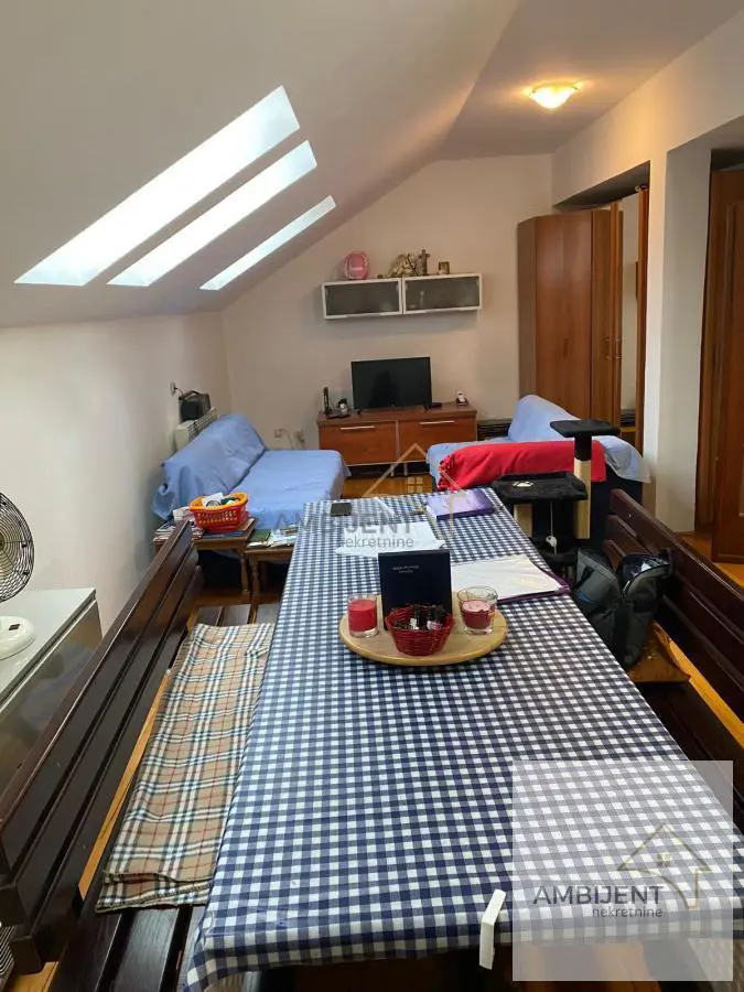 stanovi Beograd Zemun-centar Četvorosoban 