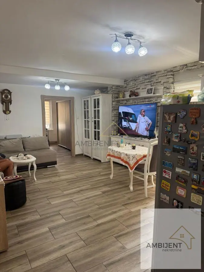  uknjizeni Četvorosoban stanovi Centar - 101500 evra 