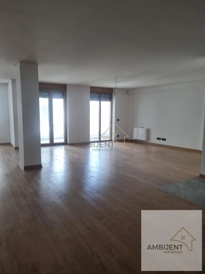 stanovi Beograd  novogradnja Četvoroiposoban 