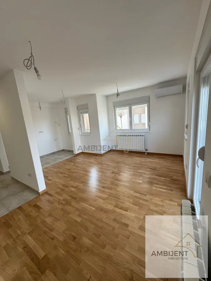  novogradnja Trosoban stanovi Novi Beograd Ledine NBGD 500 evra 