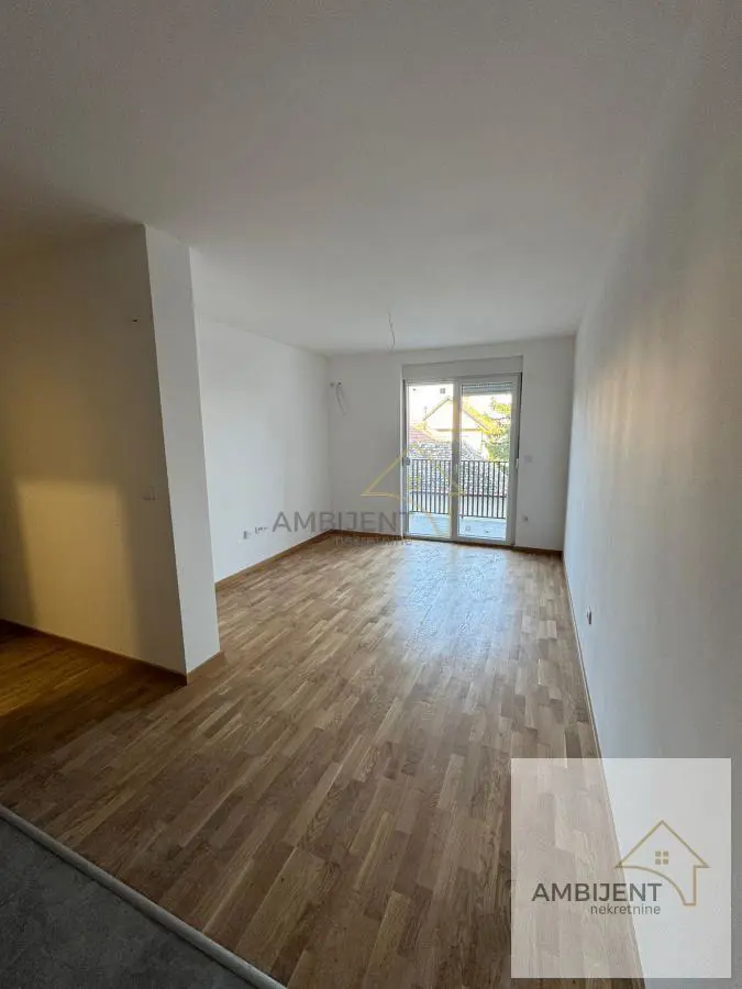 Stara Pazova Centar  novogradnja Trosoban stanovi 105000 evra 