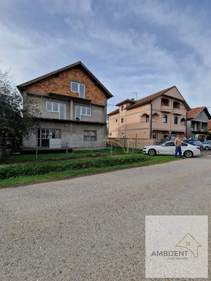 kuće Pećinci Deč  uknjizeni 