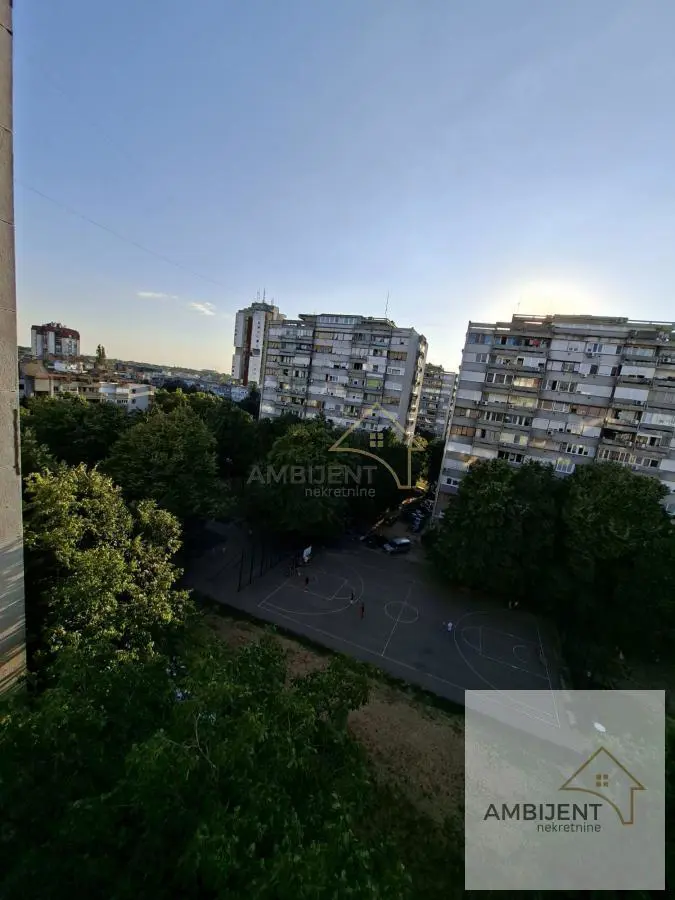  uknjizeni Dvoiposoban stanovi Zemun Naselje Save Kovačević 180000 evra 