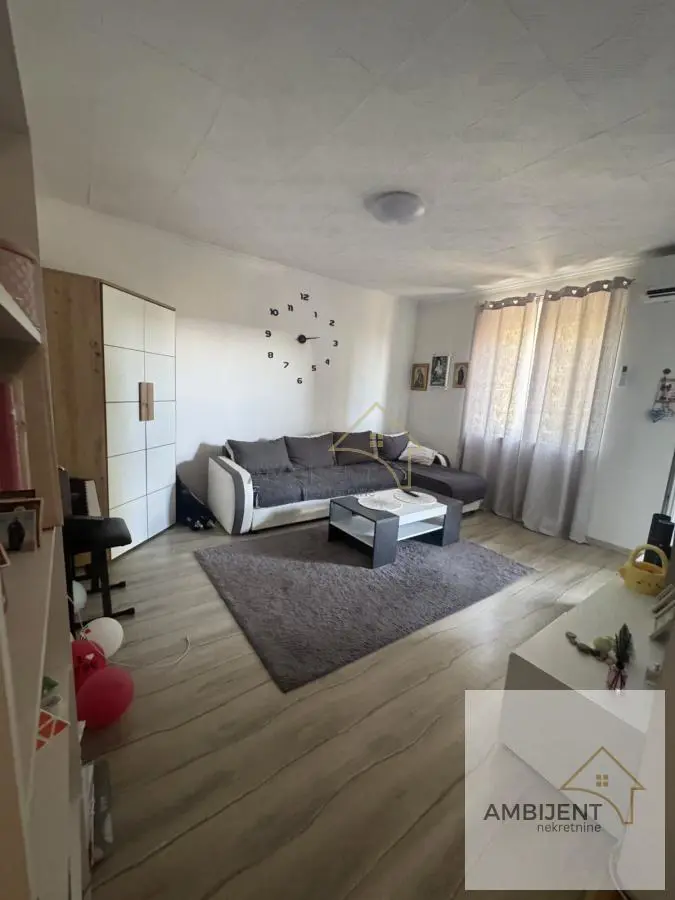 Dvosoban stanovi Zemun Batajnica 89900 evra 