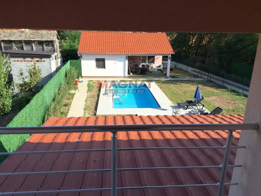 kuće SREMSKI OKRUG Gvozdenova 