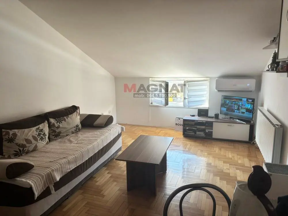 Beograd Zvezdara  10,0 soba  stanovi 67888 evra 