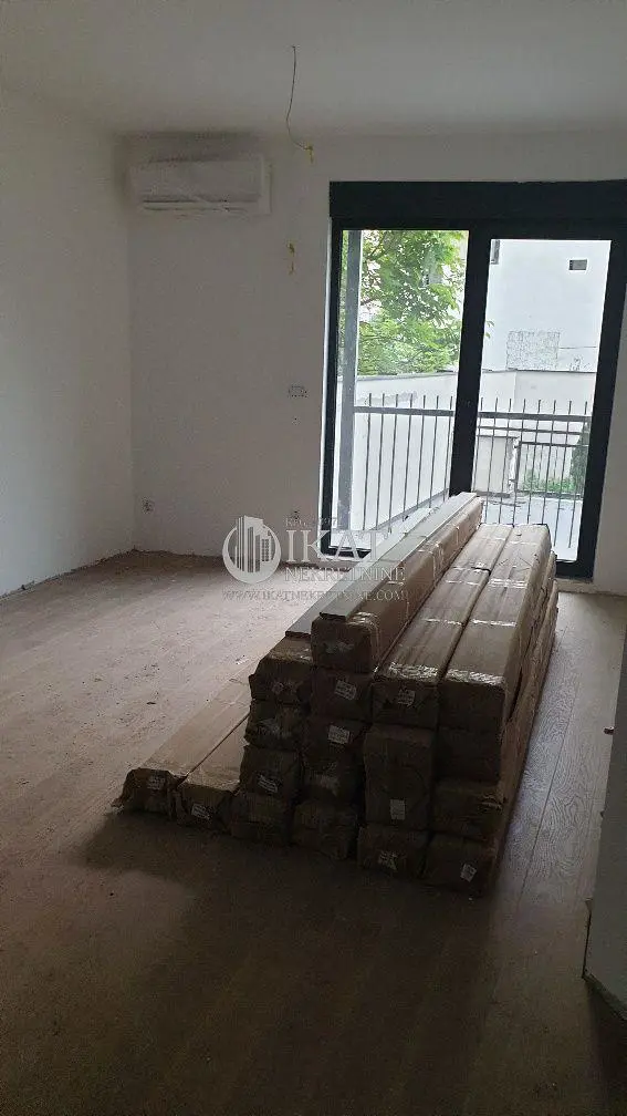 Dvoiposoban stanovi Zvezdara Cvetkova pijaca 159000 evra 