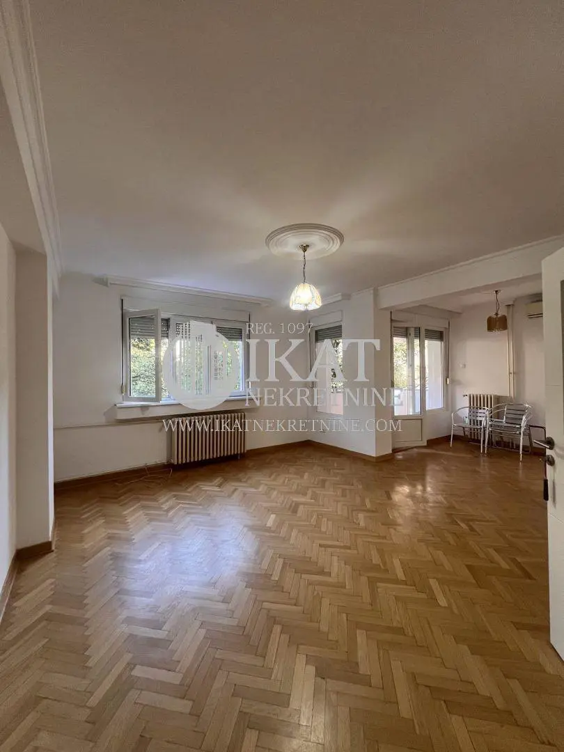 Beograd Savski venac Troiposoban stanovi 1300 evra 