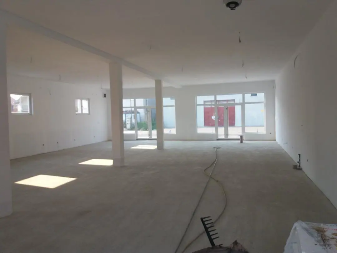 Beograd Zemun poslovni prostor 2500 evra 