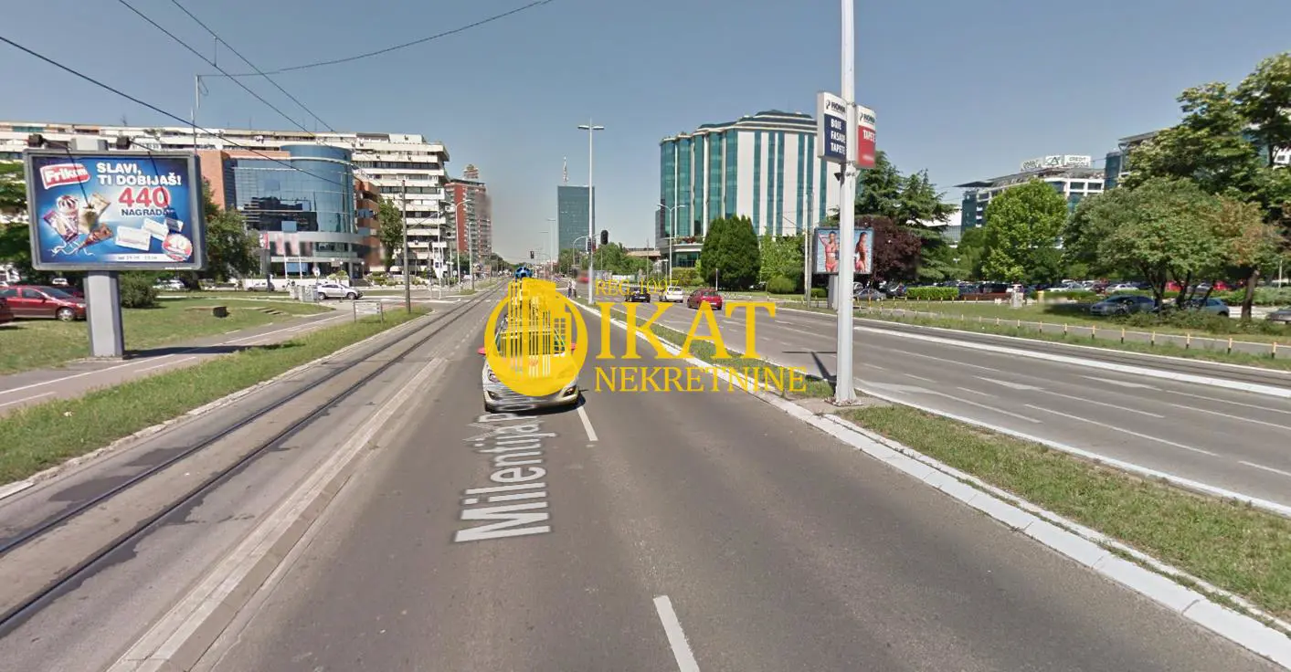 Beograd Novi Beograd garaža 19500 evra 