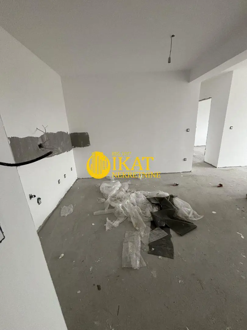SREMSKI OKRUG Stara Pazova Trosoban stanovi 99795 evra