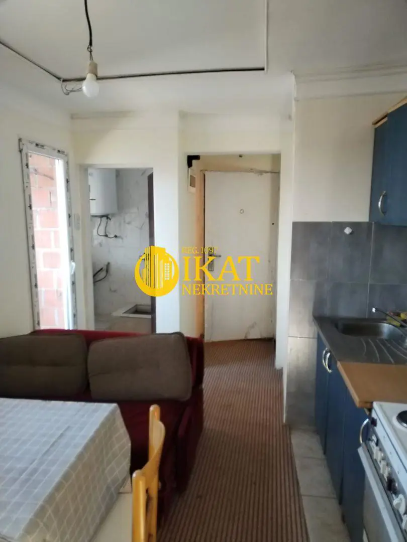 Beograd Voždovac Trosoban stanovi 300 evra 