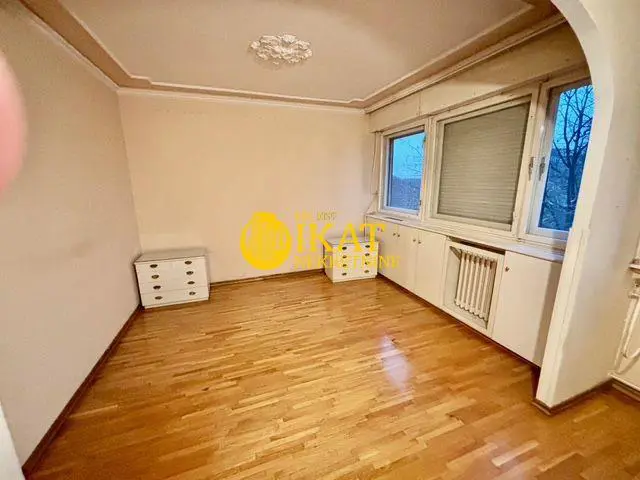 Trosoban stanovi Novi Beograd Sava centar (Blok 19 do 23) 800 evra 