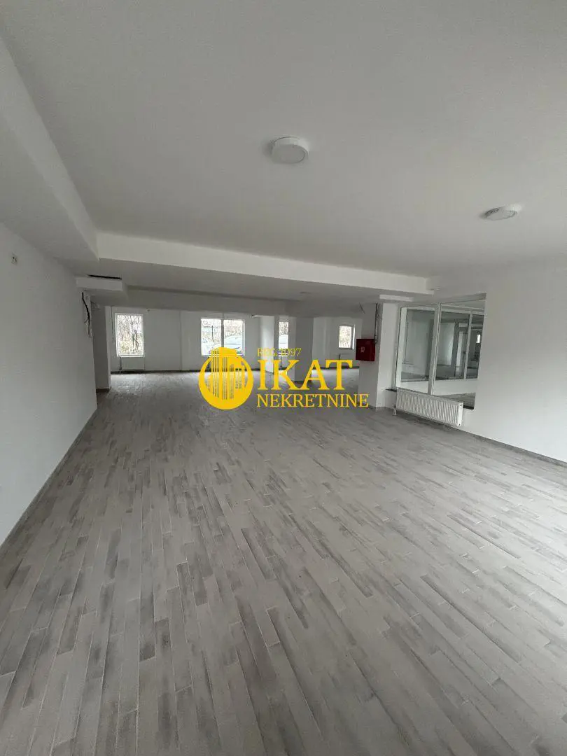 SREMSKI OKRUG Stara Pazova poslovni prostor 105000 evra 