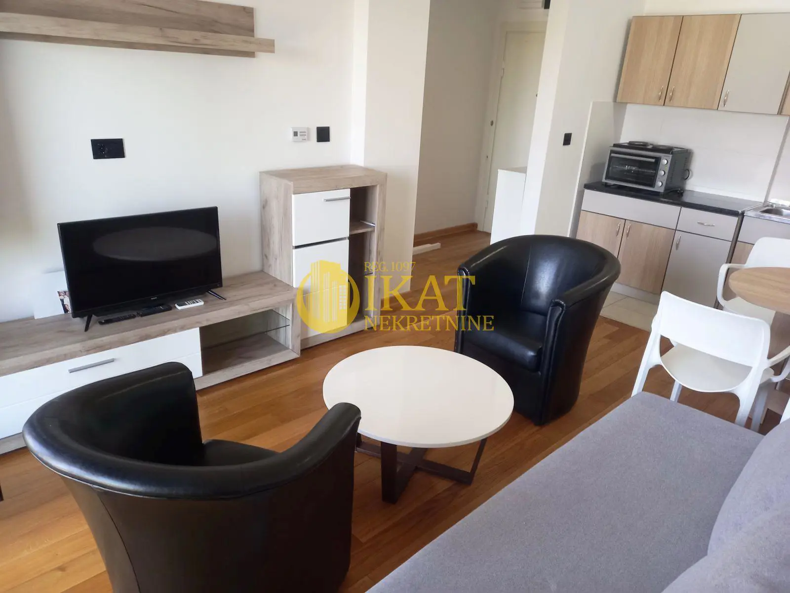 Dvosoban stanovi Voždovac Trošarina 500 evra 