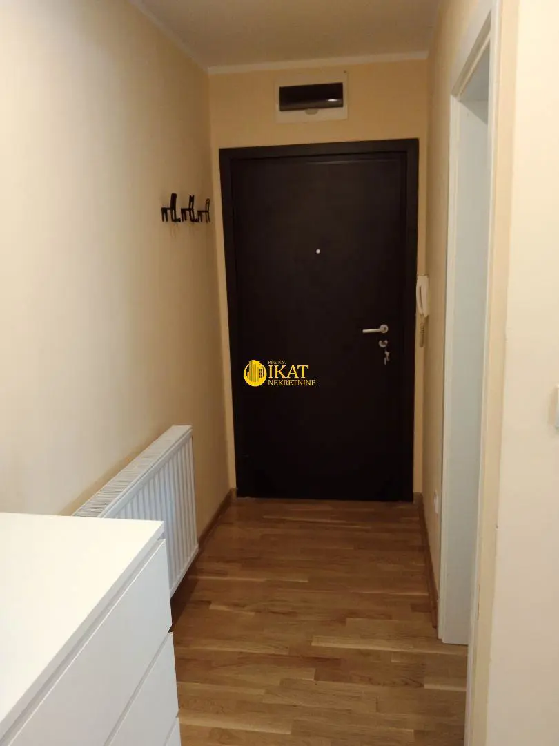 Dvosoban stanovi Palilula Krnjača 99000 evra 