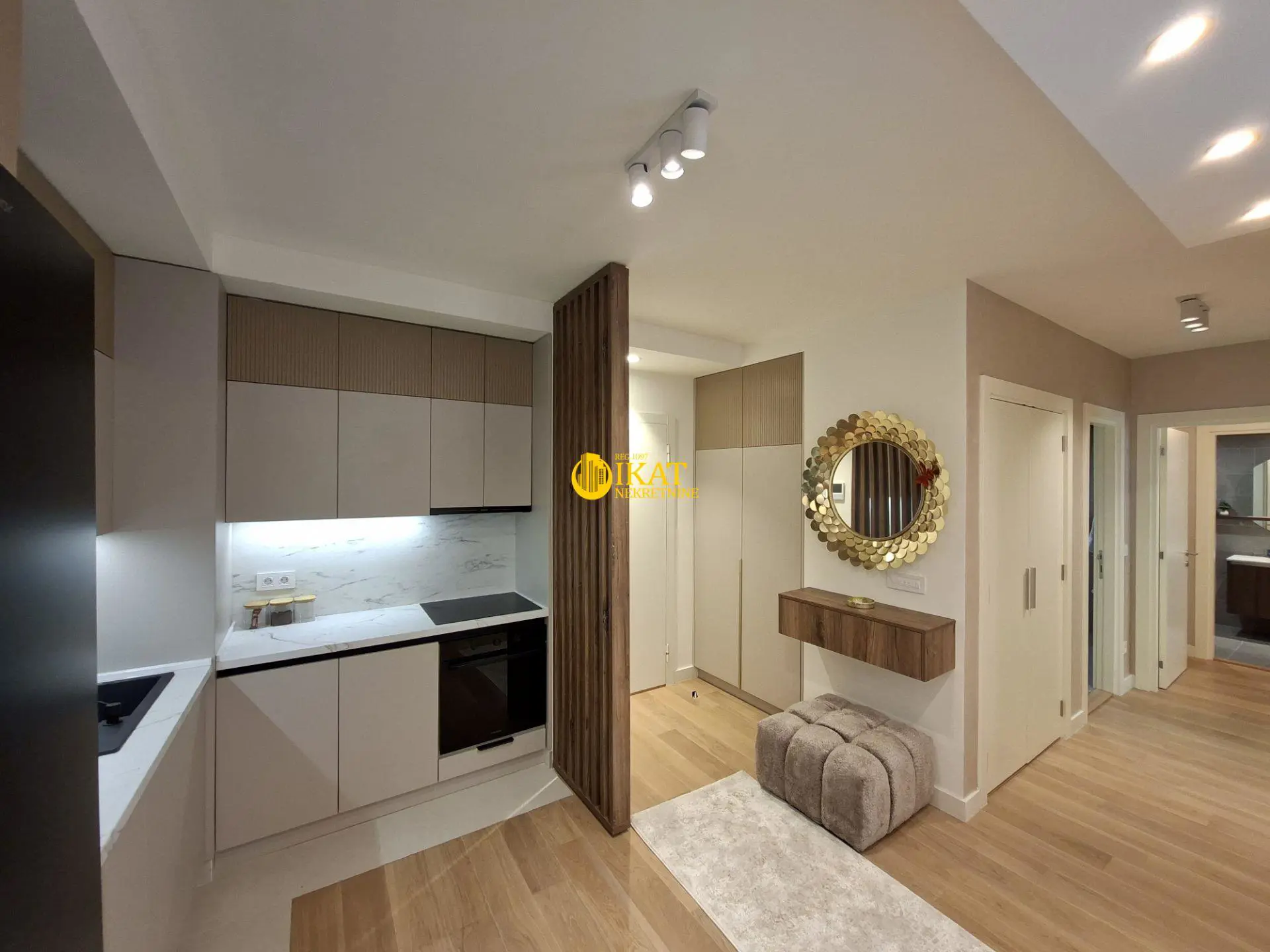 Trosoban stanovi Savski venac Beograd na vodi 2000 evra 