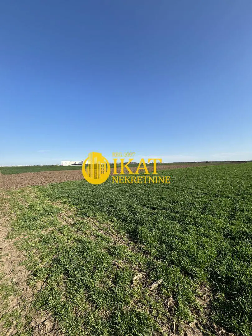 SREMSKI OKRUG Stara Pazova plac 165000 evra 