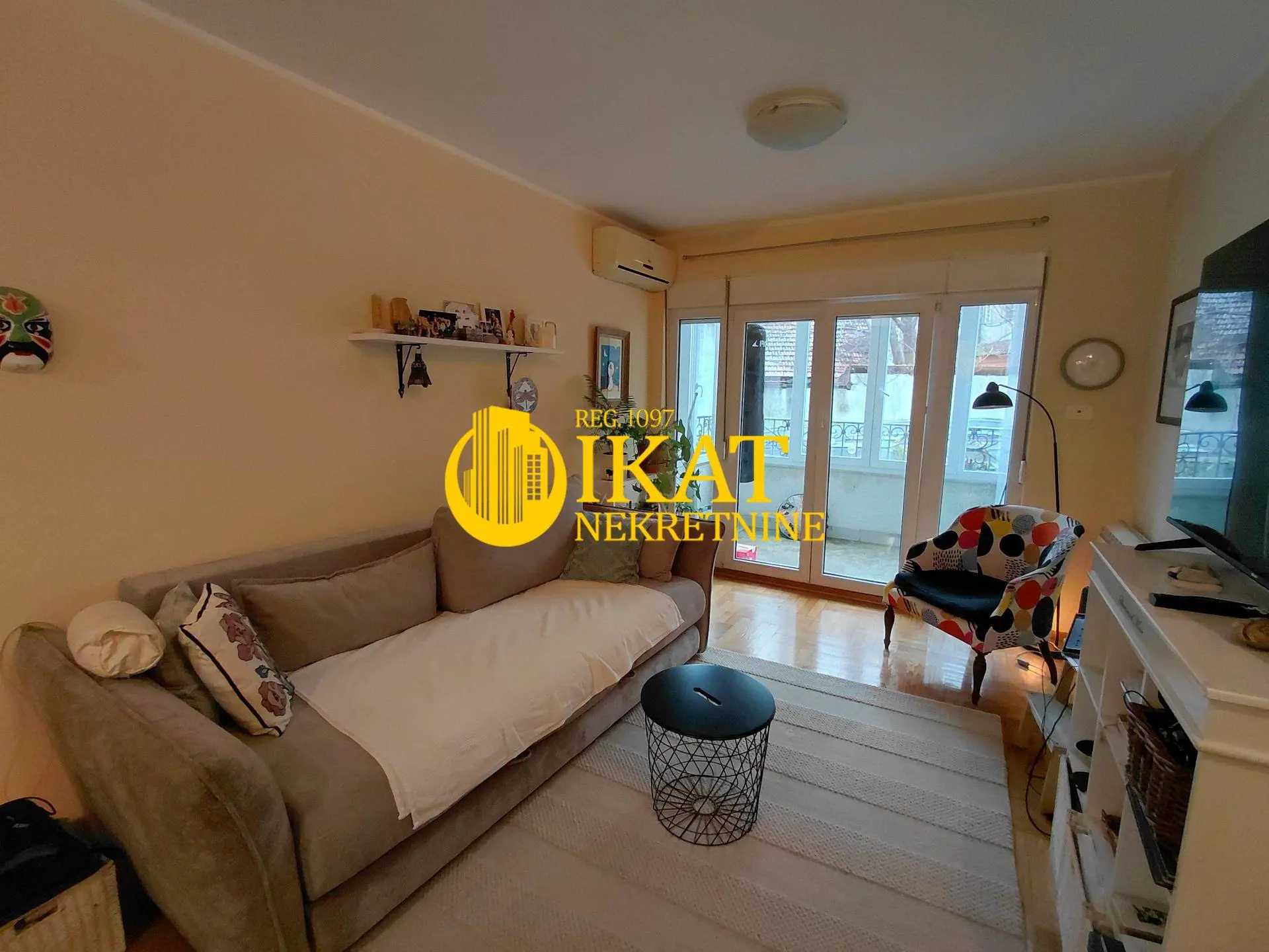 Trosoban stanovi Zvezdara Slavujev venac 220000 evra 