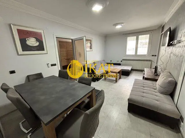 kuće Zemun Zemun centar 2500 evra 