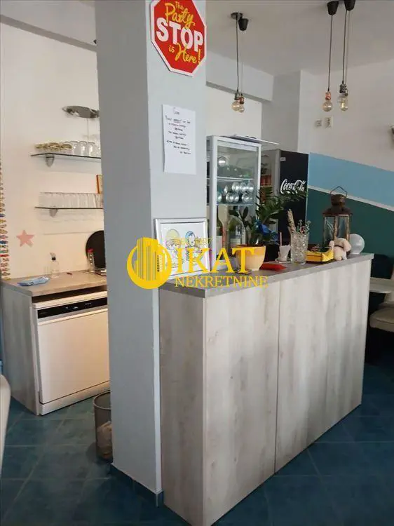 Beograd Čukarica poslovni prostor 1600 evra 