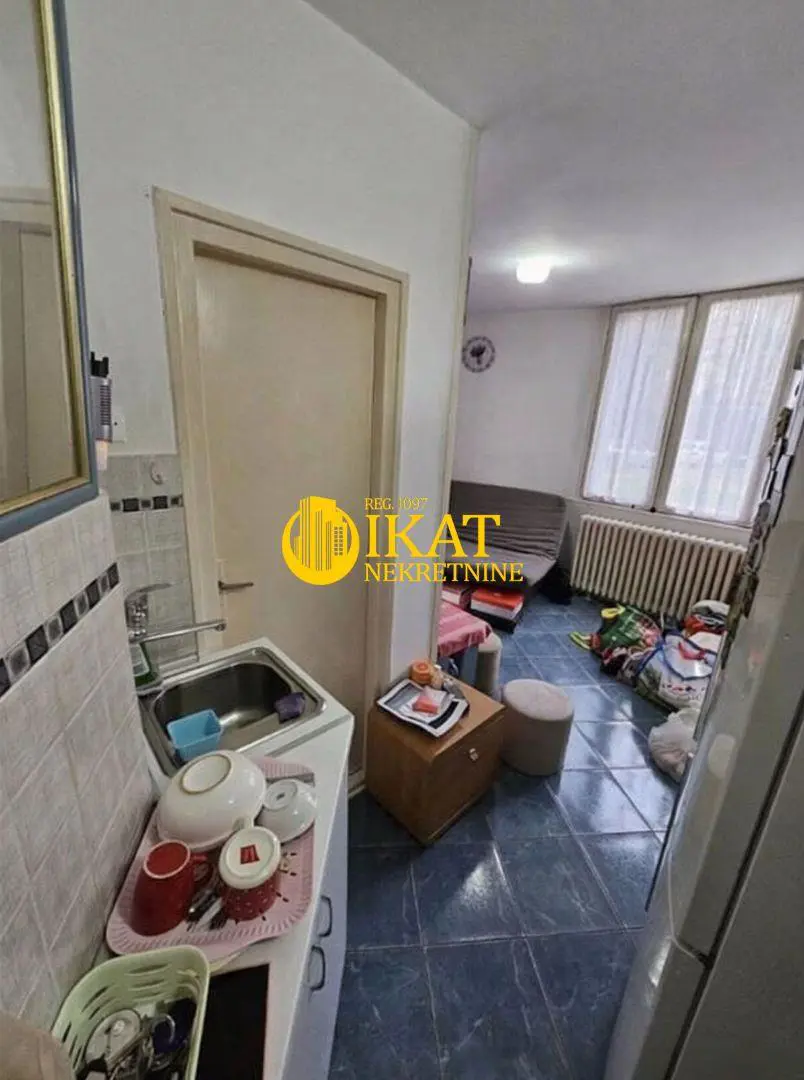 Beograd Stari Grad Garsonjera stanovi 93000 evra 