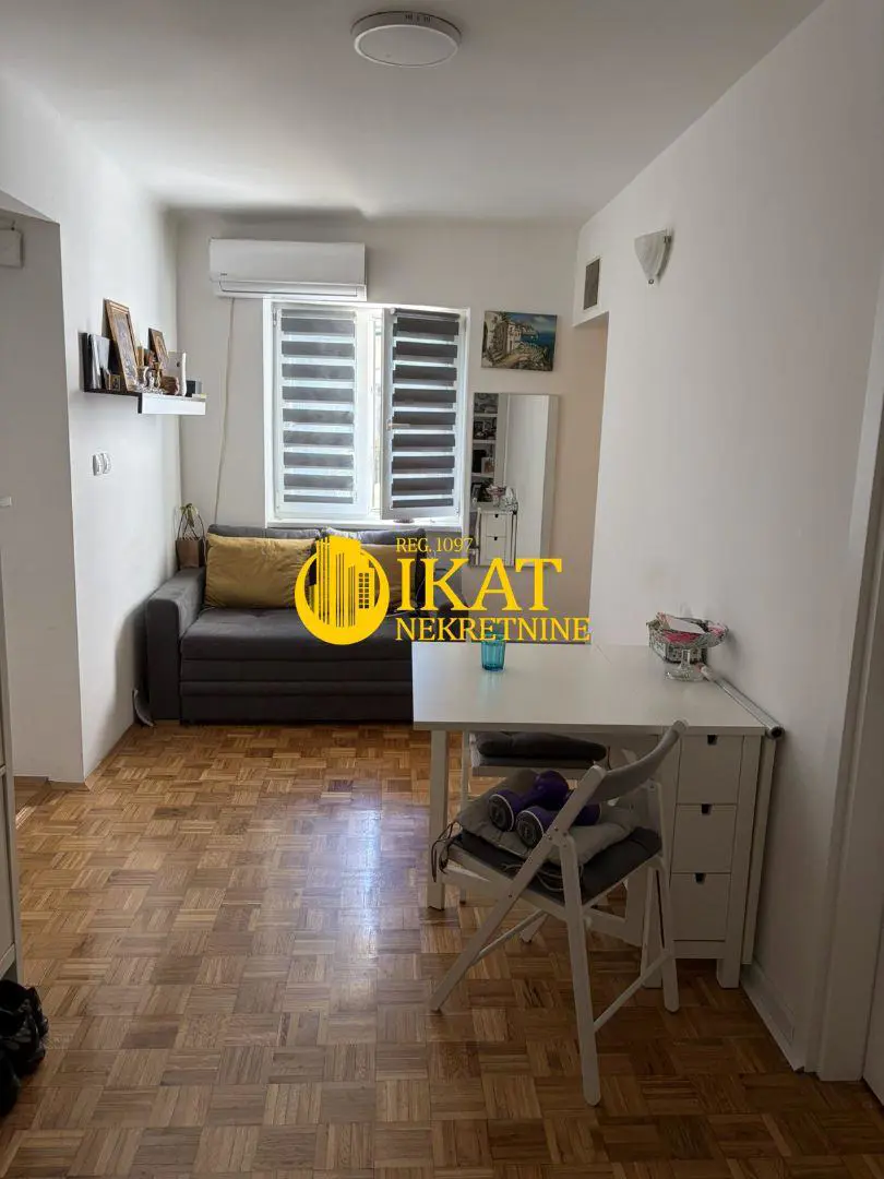Dvoiposoban stanovi Stari Grad Centar i Terazije 270000 evra 