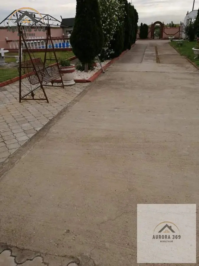 Ruma   uknjizeni kuće 165000 evra 