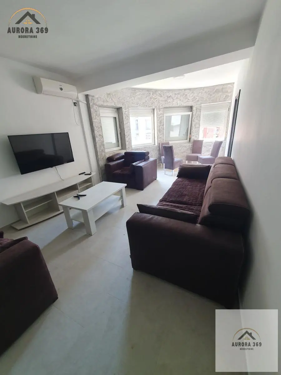 stanovi Novi Sad  uknjizeni Trosoban 