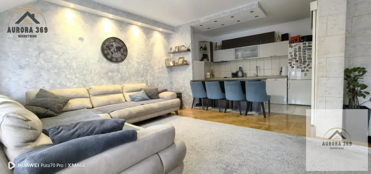 Novi Sad Nova detelinara  novogradnja  uknjizeni Trosoban stanovi 152 evra 
