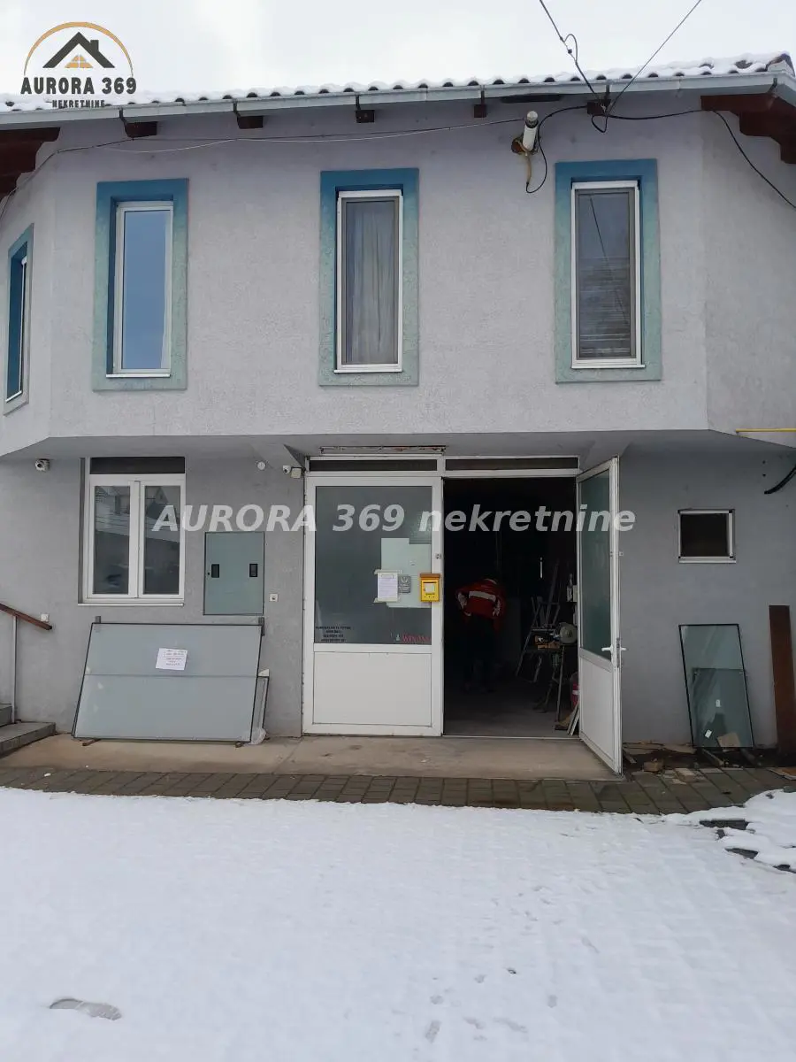 Novi Sad Futog poslovna zgrada 2500 evra 