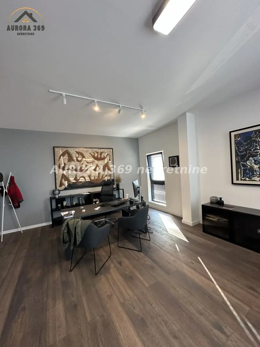  uknjizeni poslovni prostor Klisa - 960000 evra 