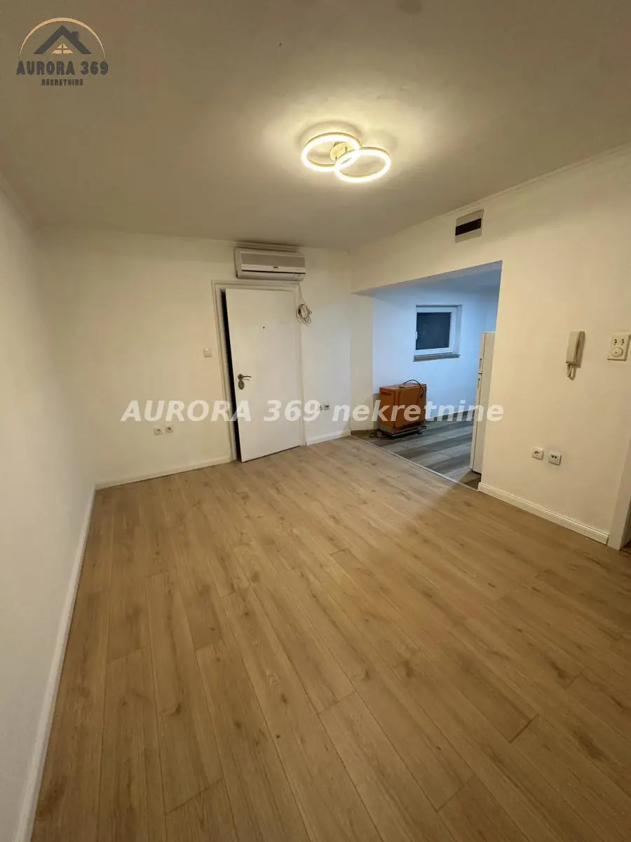  uknjizeni Jednosoban stanovi Podbara - 63500 evra 