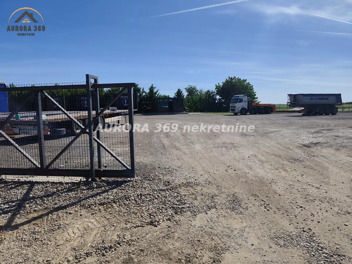 Novi Sad Rumenka plac 4000 evra 