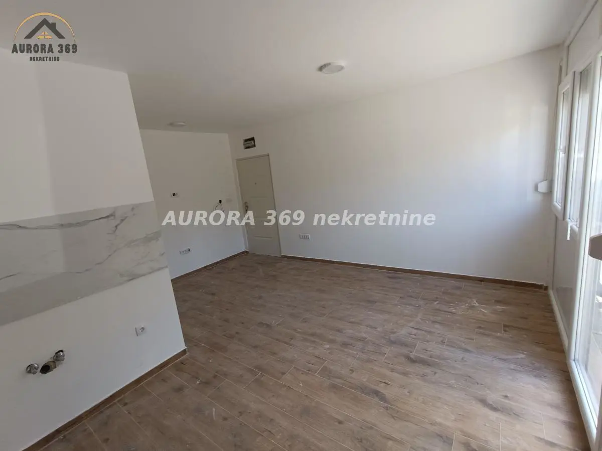  uknjizeni  novogradnja Garsonjera stanovi Veternik - 42000 evra 