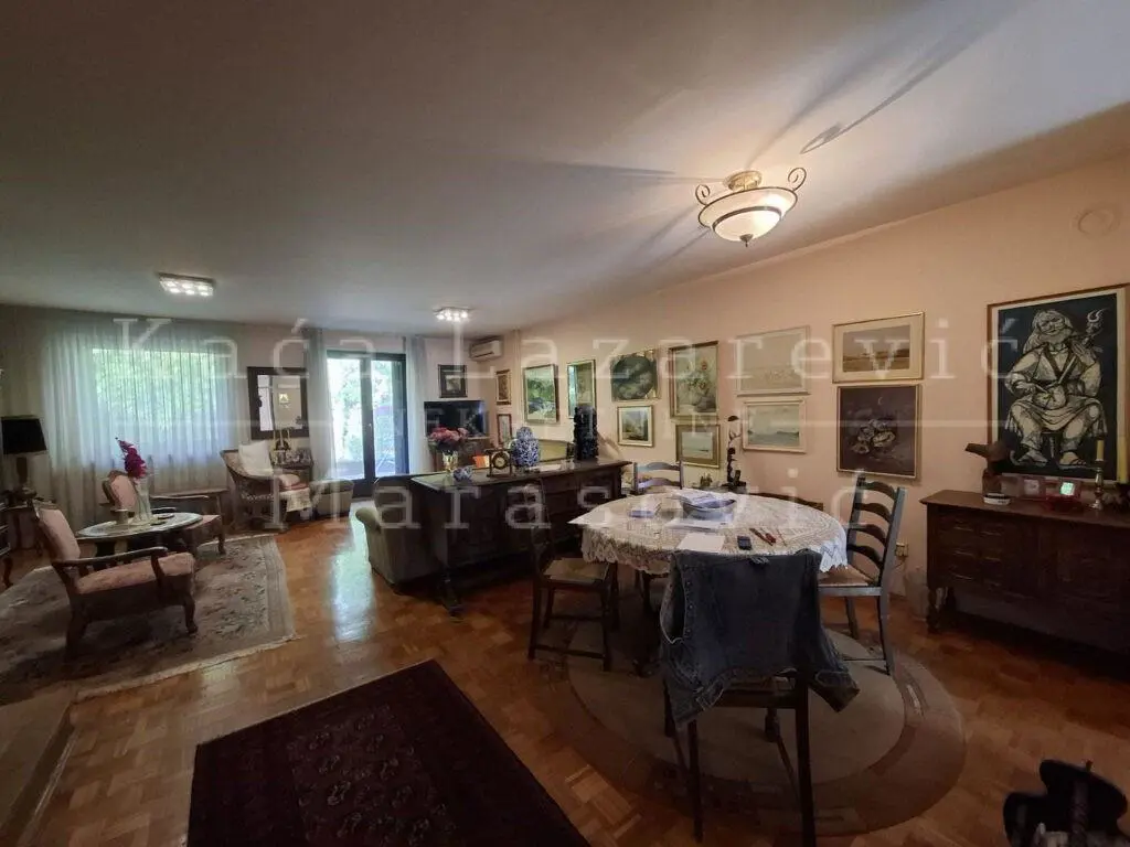 Beograd Rakovica kuće 525000 evra 