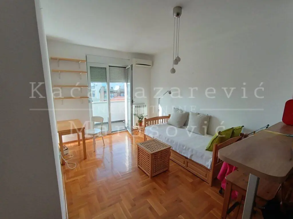 Beograd Stari Grad Garsonjera stanovi 400 evra 