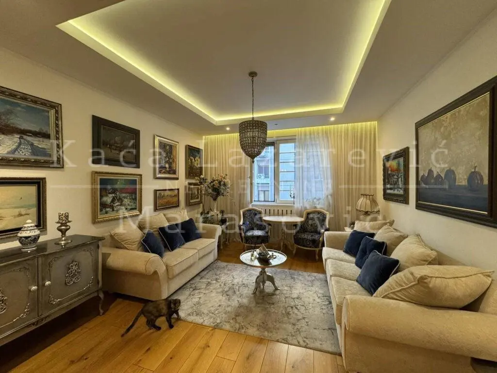 Trosoban stanovi Stari Grad Skupština 417000 evra 