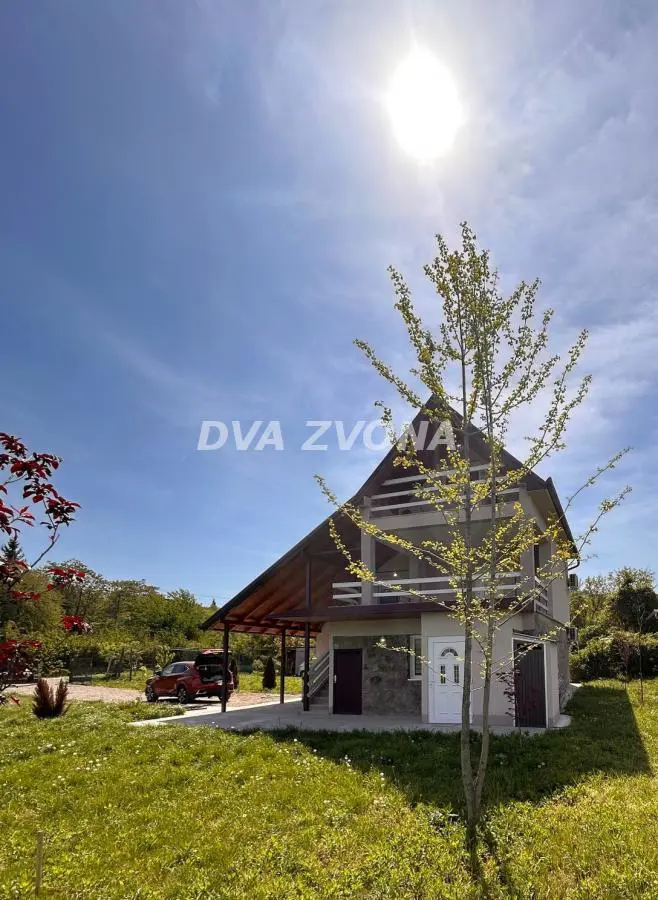  uknjizeni vikendica Okolina - 128000 evra 