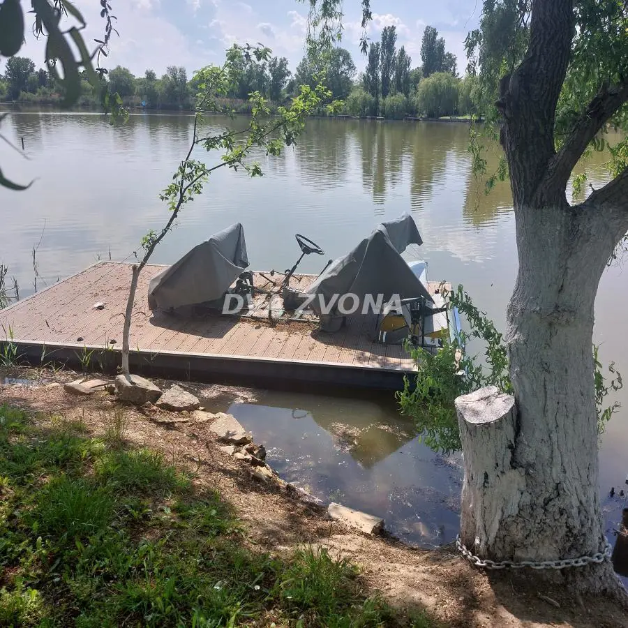 Novi Bečej  plac 2000 evra 
